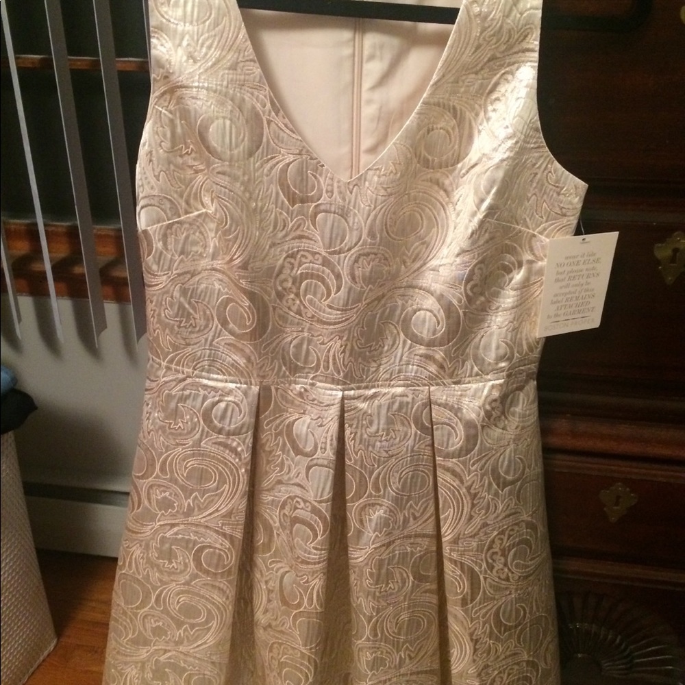 Dress never wore - Picture 4 of 6